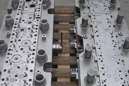 級進模材料應(yīng)該要滿足哪些工藝性能